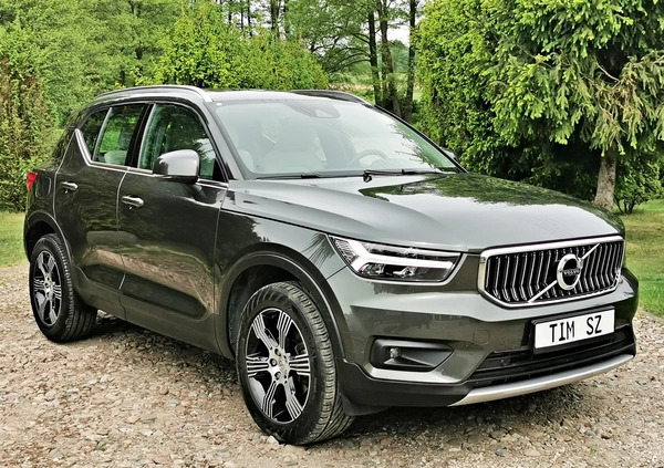 Volvo XC 40 cena 116800 przebieg: 122000, rok produkcji 2019 z Świdnica małe 742